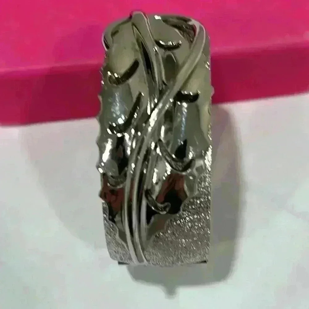 Cuff bracelet - Picture 6 of 6